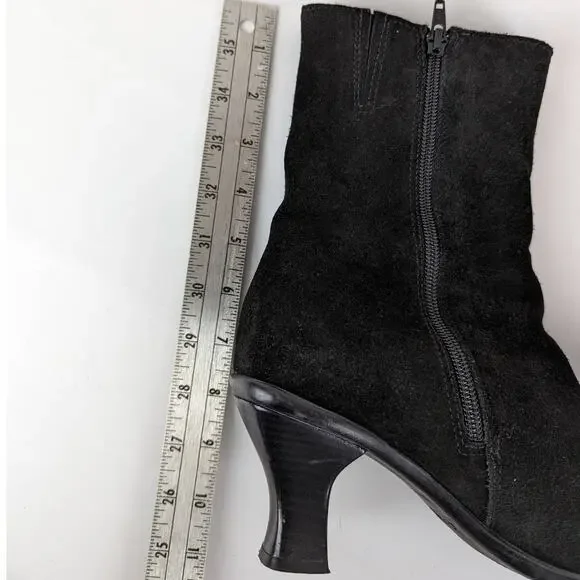 La Canadienne Waterproof Black Suede Heeled Ankle Boot Bootie 9